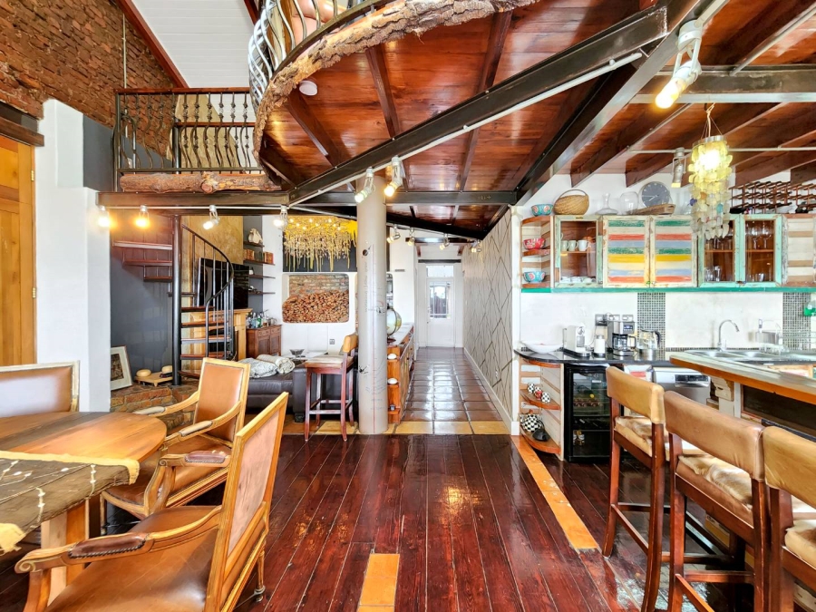 2 Bedroom Property for Sale in Sea Point Western Cape